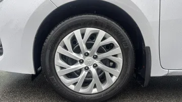 2019 Toyota Corolla - image 7
