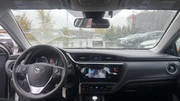 2019 Toyota Corolla - image 9