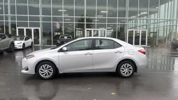 2019 Toyota Corolla - image 4