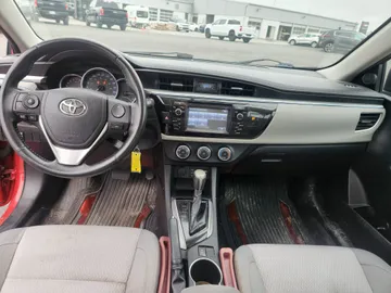2014 Toyota Corolla - image 10