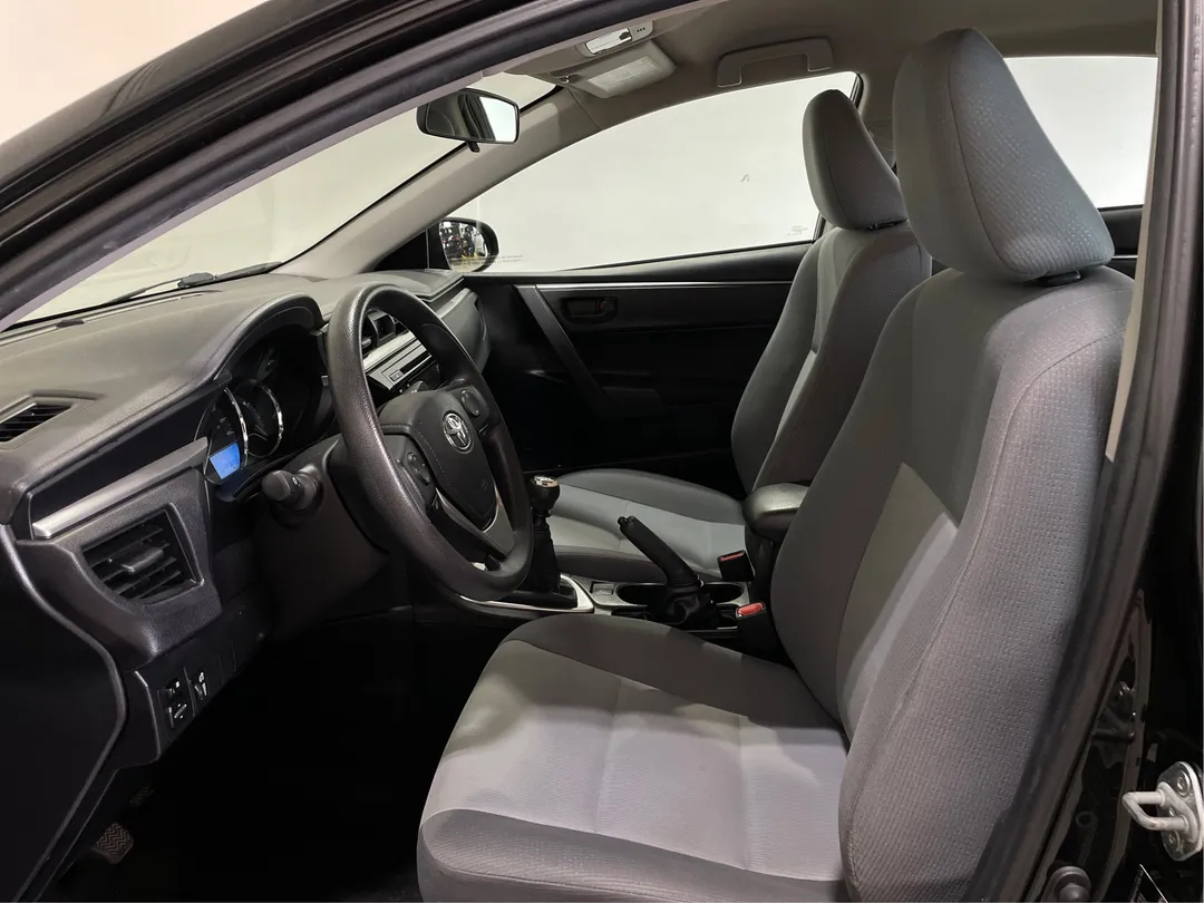 2015 Toyota Corolla — photo 3