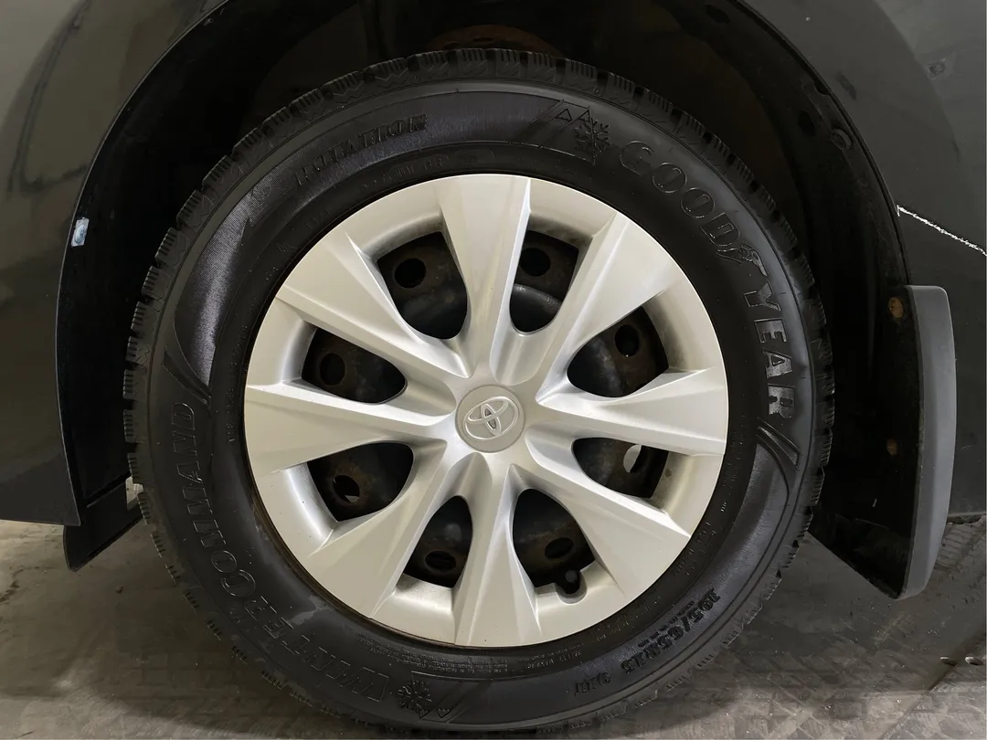 2015 Toyota Corolla — photo 5