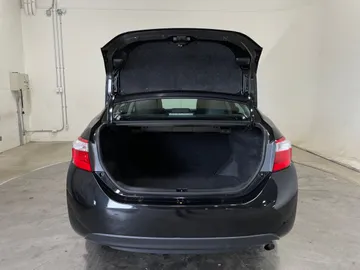 2015 Toyota Corolla - image 12