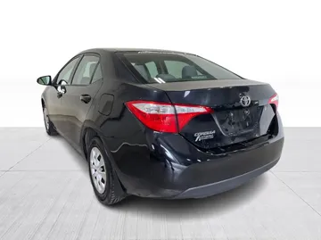 2015 Toyota Corolla - image 10