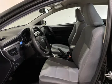 2015 Toyota Corolla - image 3