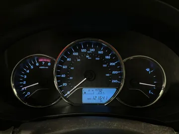 2015 Toyota Corolla - image 15