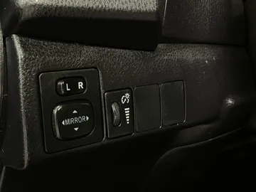 2015 Toyota Corolla - image 22