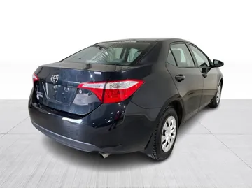 2015 Toyota Corolla - image 13