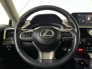 2022 Lexus RX - image 19