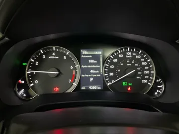 2022 Lexus RX - image 18