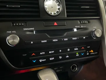 2022 Lexus RX - image 24
