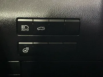 2022 Lexus RX - image 34