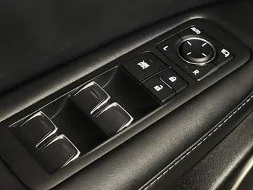 2022 Lexus RX - image 25