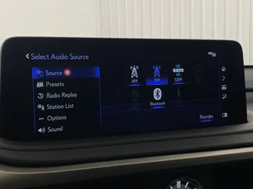 2022 Lexus RX - image 28