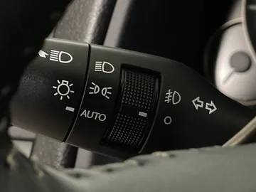 2022 Lexus RX - image 18