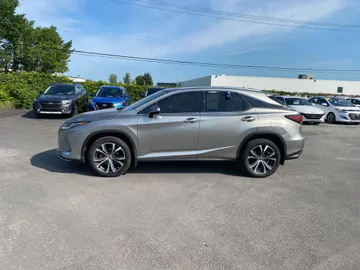 2022 Lexus RX - image 4