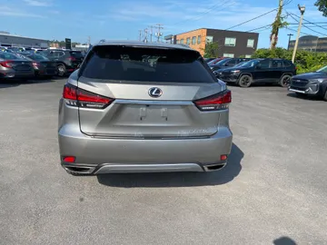 2022 Lexus RX - image 7