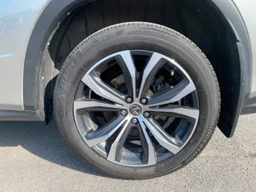 2022 Lexus RX - image 8