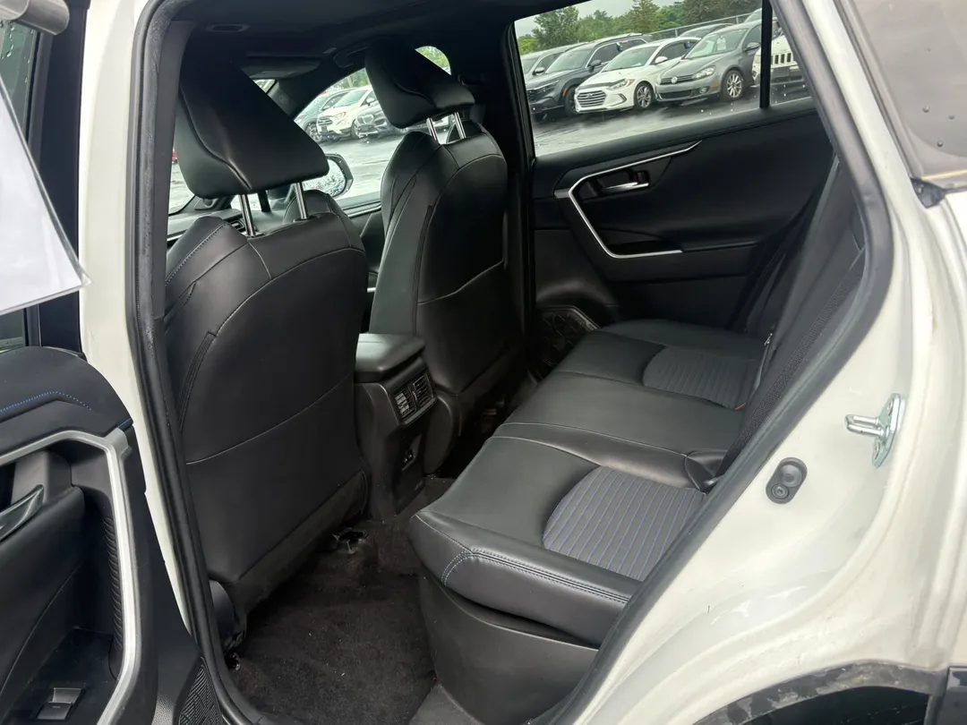 2024 Toyota RAV4 Hybrid — photo 8