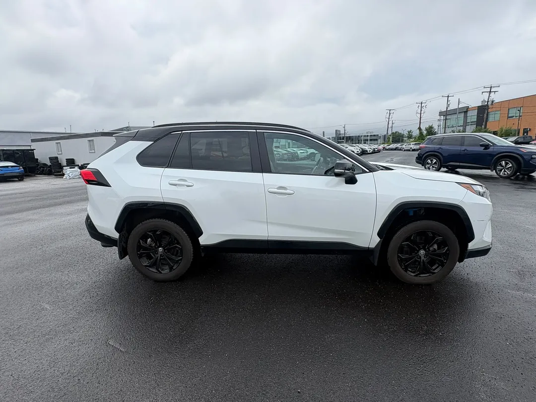 2024 Toyota RAV4 Hybrid — photo 3