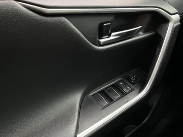 2024 Toyota RAV4 Hybrid - image 24