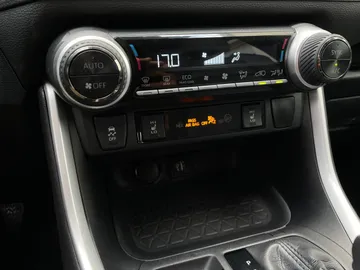 2024 Toyota RAV4 Hybrid - image 23