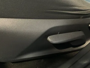 2019 Toyota RAV4 - image 18
