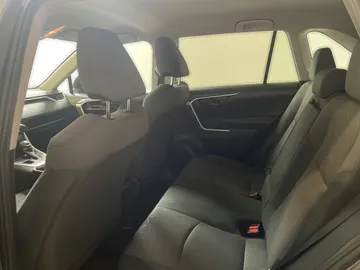 2019 Toyota RAV4 - image 14