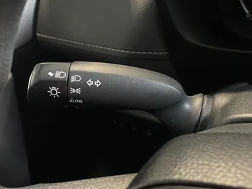 2019 Toyota RAV4 - image 17