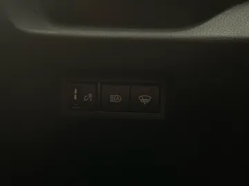 2019 Toyota RAV4 - image 28