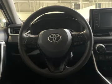 2019 Toyota RAV4 - image 16