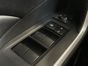 2019 Toyota RAV4 - image 22