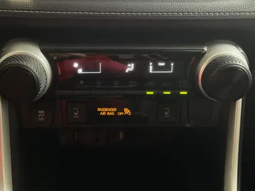 2019 Toyota RAV4 - image 21
