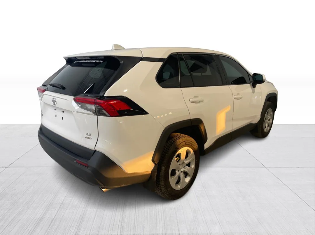 2023 Toyota RAV4 LE, photo 7