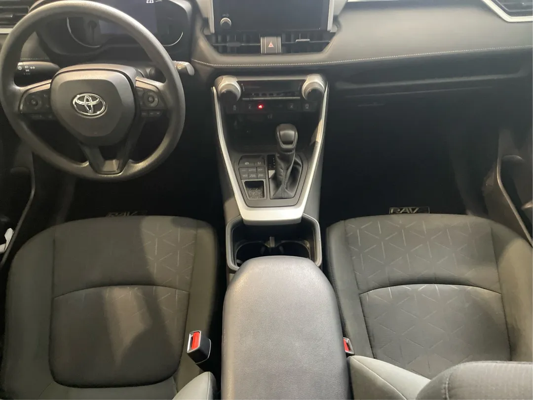 2023 Toyota RAV4 — photo 4