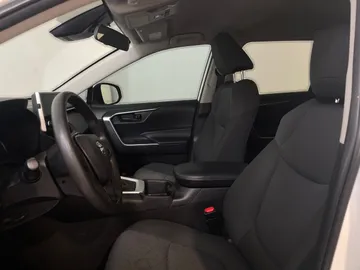 2023 Toyota RAV4 - image 3