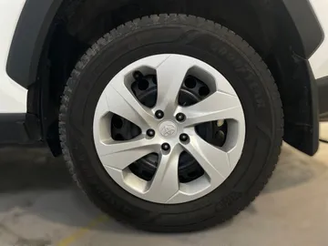 2023 Toyota RAV4 - image 6