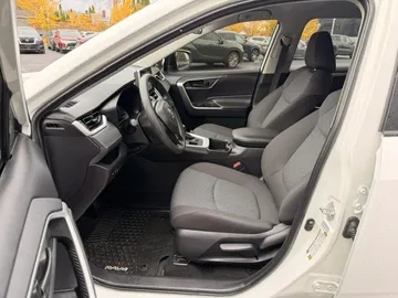 2025 Toyota RAV4 - image 6