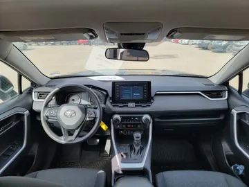 2020 Toyota RAV4 - image 7