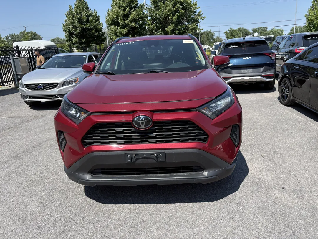 2020 Toyota RAV4 — photo 2