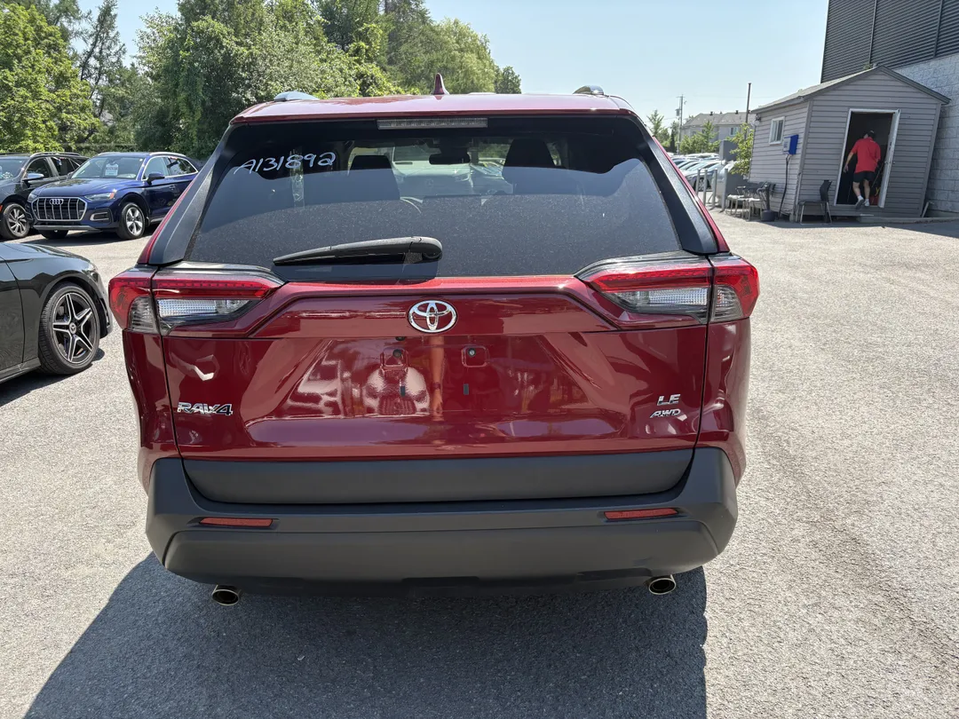2020 Toyota RAV4 — photo 4