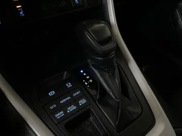 2020 Toyota RAV4 - image 23