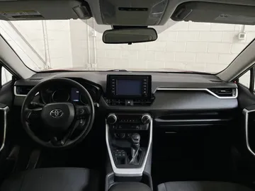 2020 Toyota RAV4 - image 13