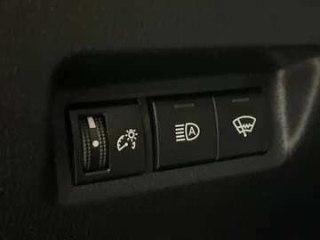 2020 Toyota RAV4 - image 24