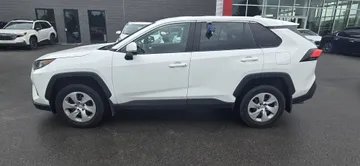2024 Toyota RAV4 - image 4