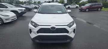 2024 Toyota RAV4 - image 2