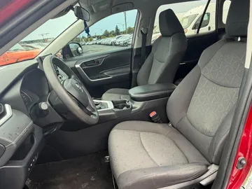 2020 Toyota RAV4 Hybrid - image 8