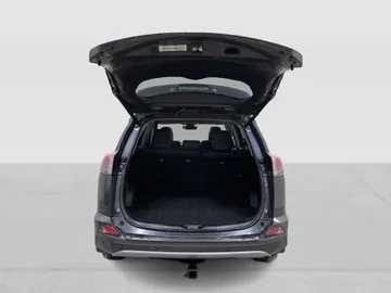 2018 Toyota RAV4 - image 13