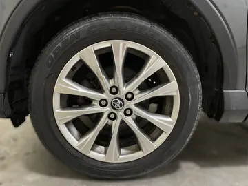 2018 Toyota RAV4 - image 7