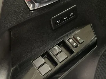2018 Toyota RAV4 - image 23